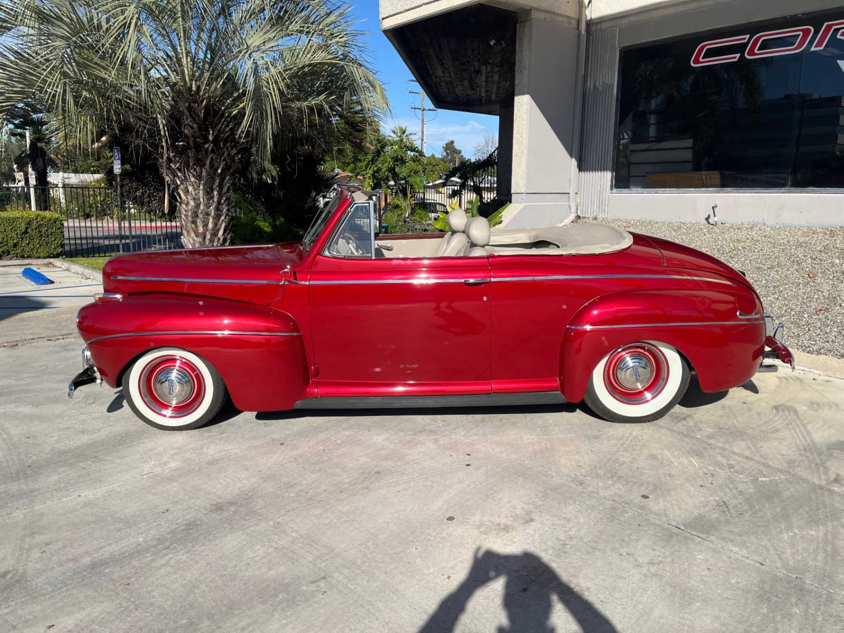 Ford Super Delux Image 2