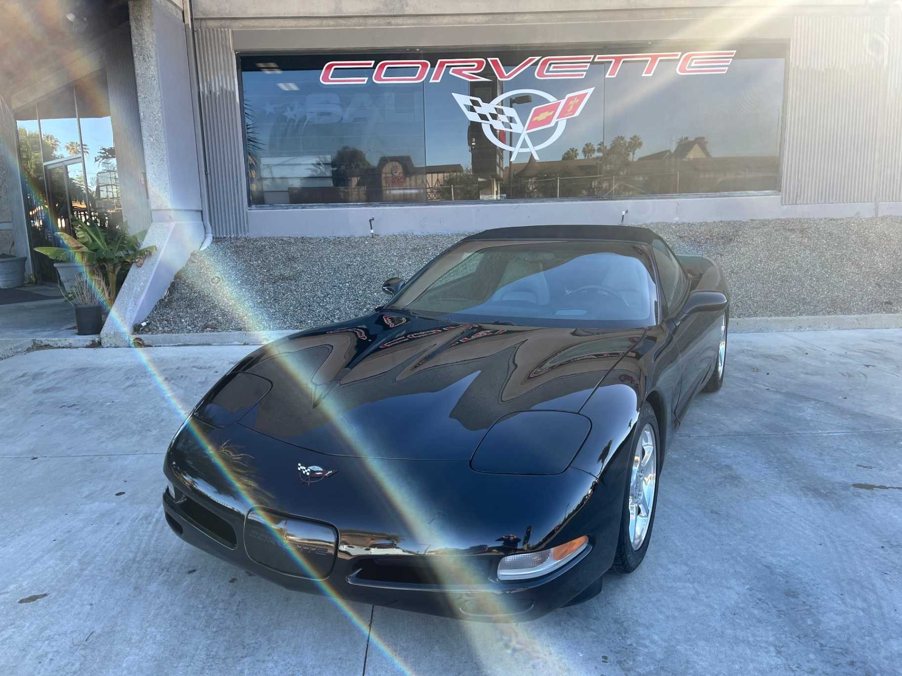 Chevrolet Corvette Image 2