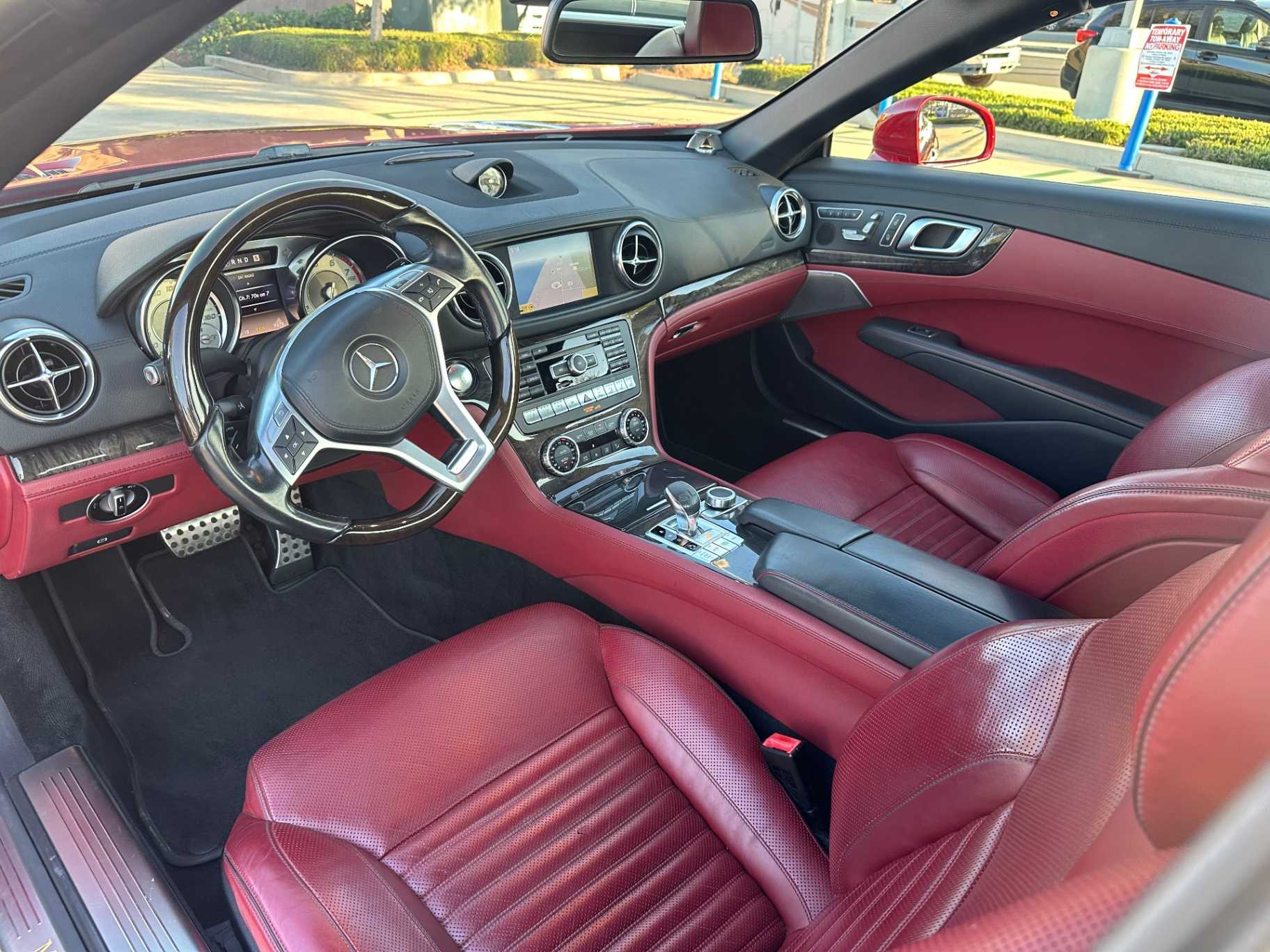 Mercedes-Benz SL-Class Image 38