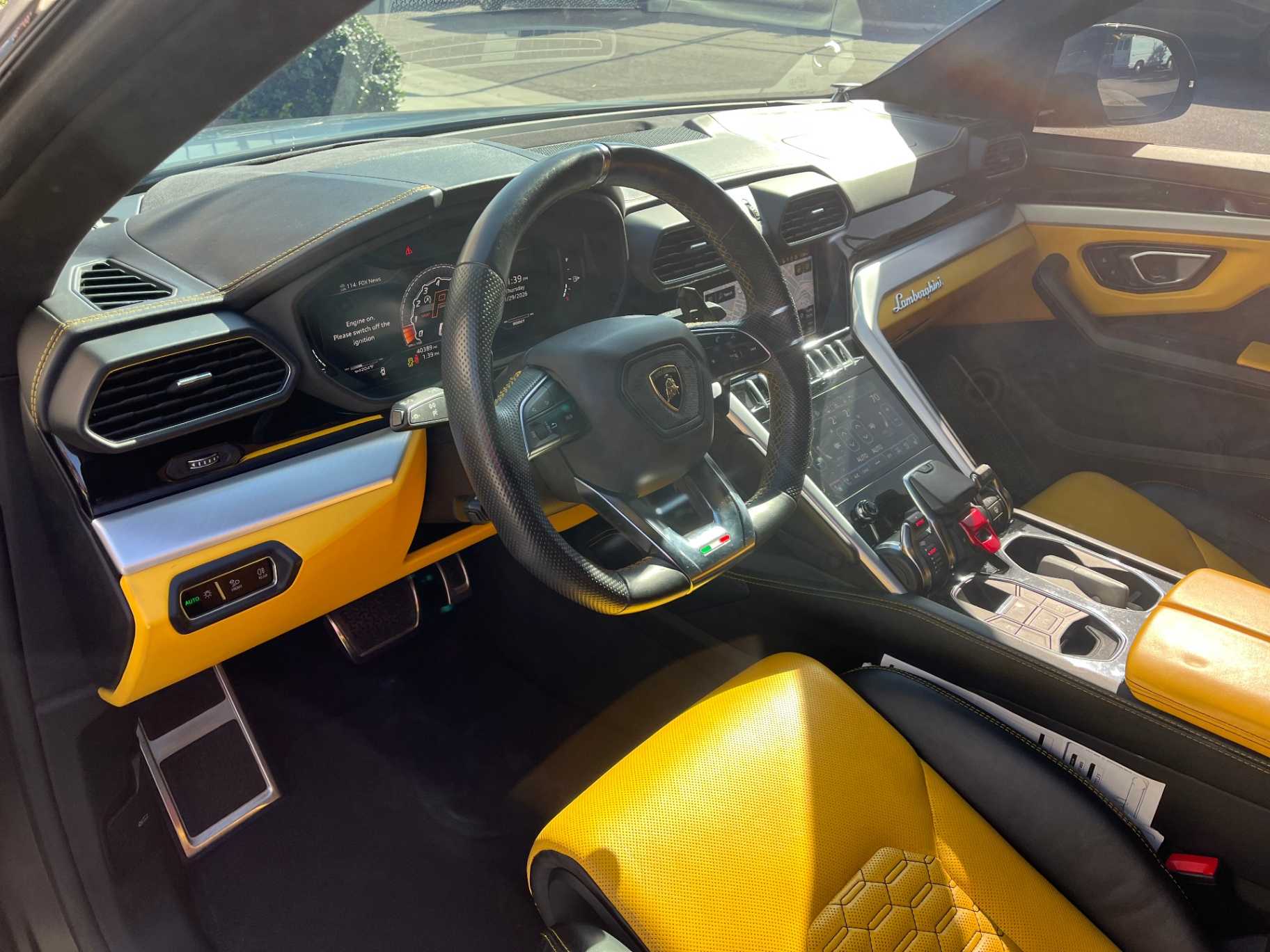 Lamborghini Urus Image 17