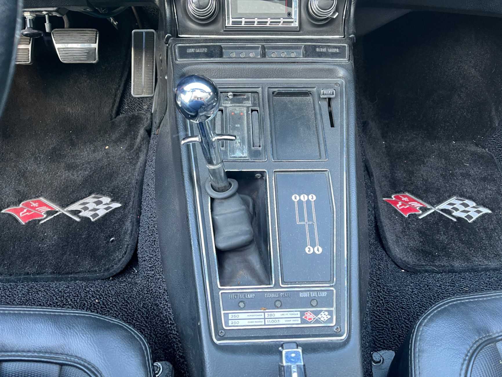 Chevrolet Corvette Image 38