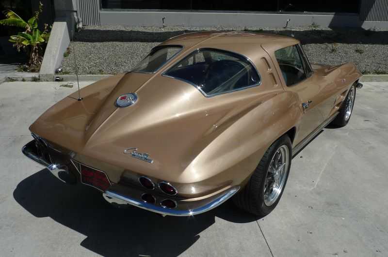 Chevrolet Corvette Image 11