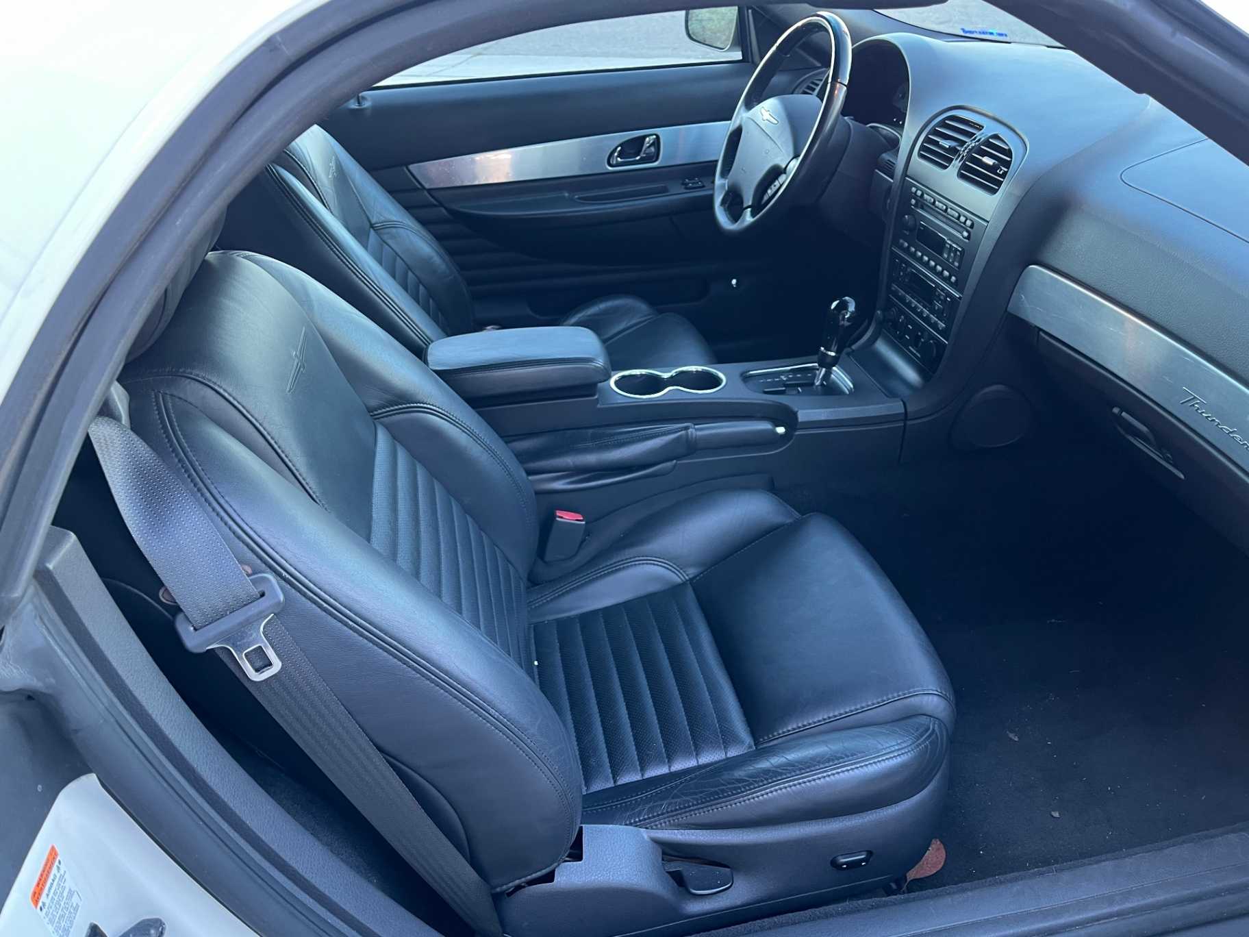 Ford Thunderbird Image 35