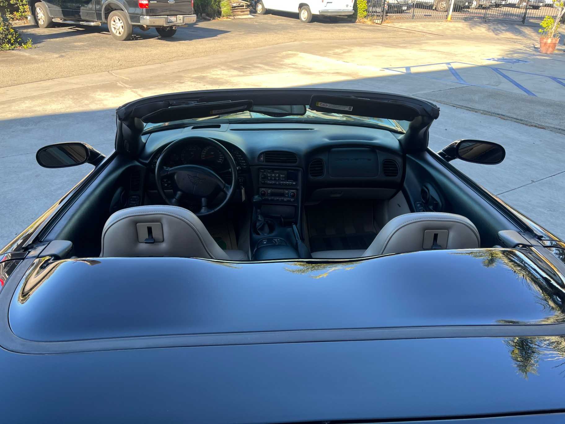 Chevrolet Corvette Image 12