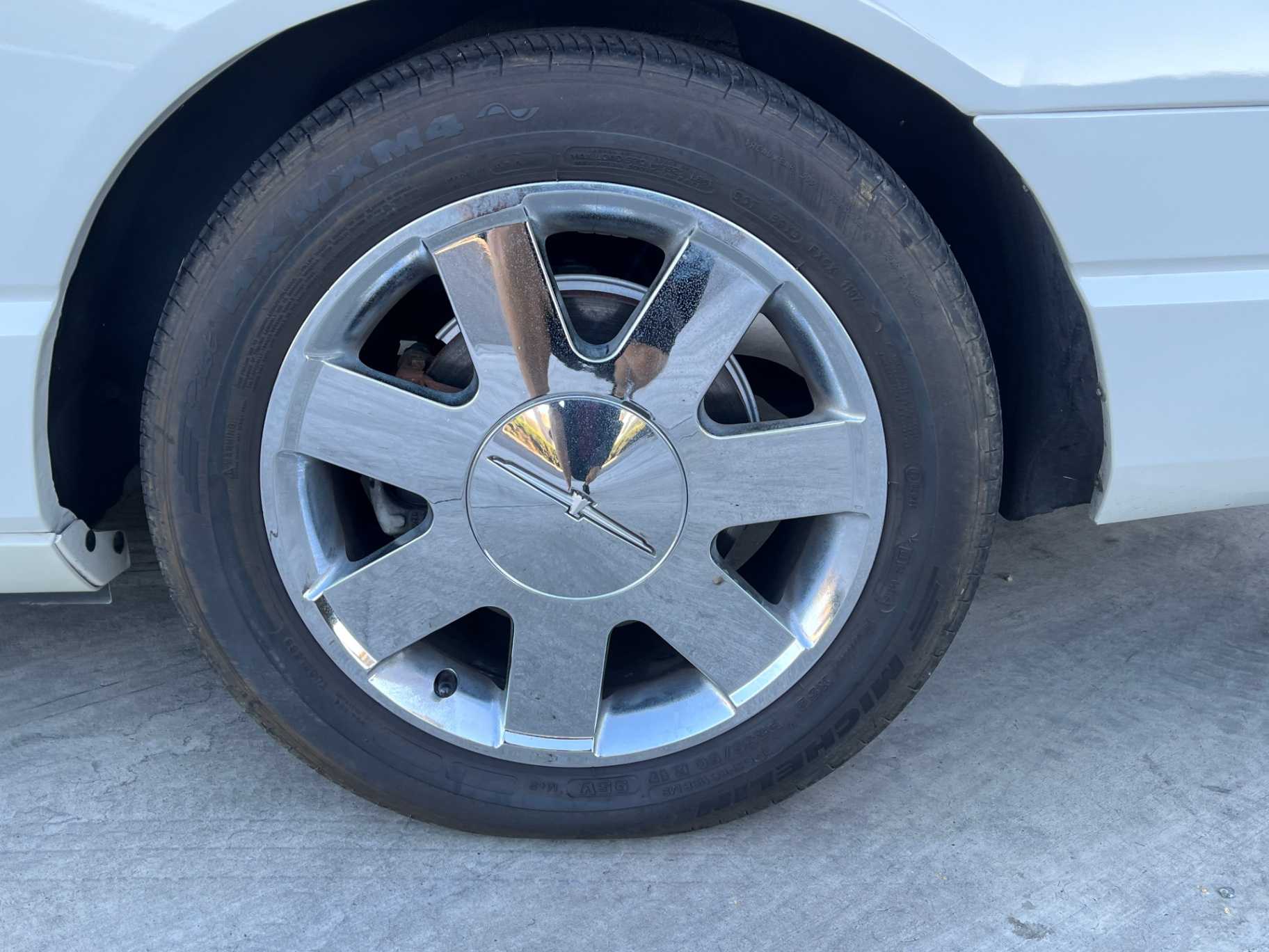 Ford Thunderbird Image 13