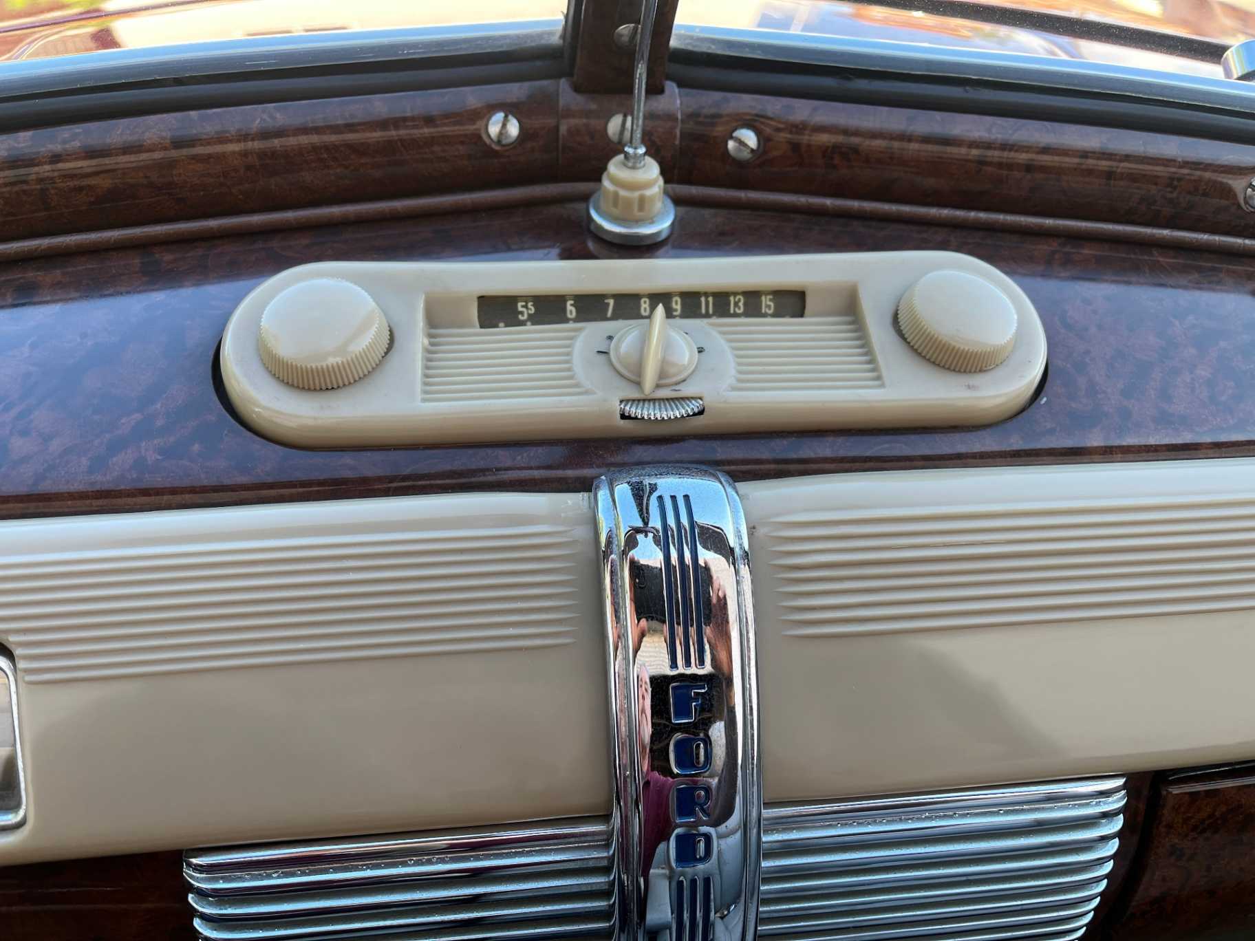 Ford Super Delux Image 37