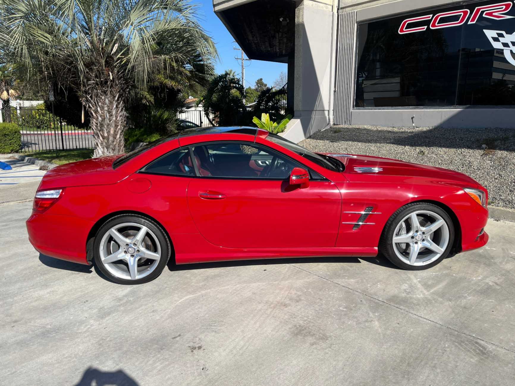 Mercedes-Benz SL-Class Image 11