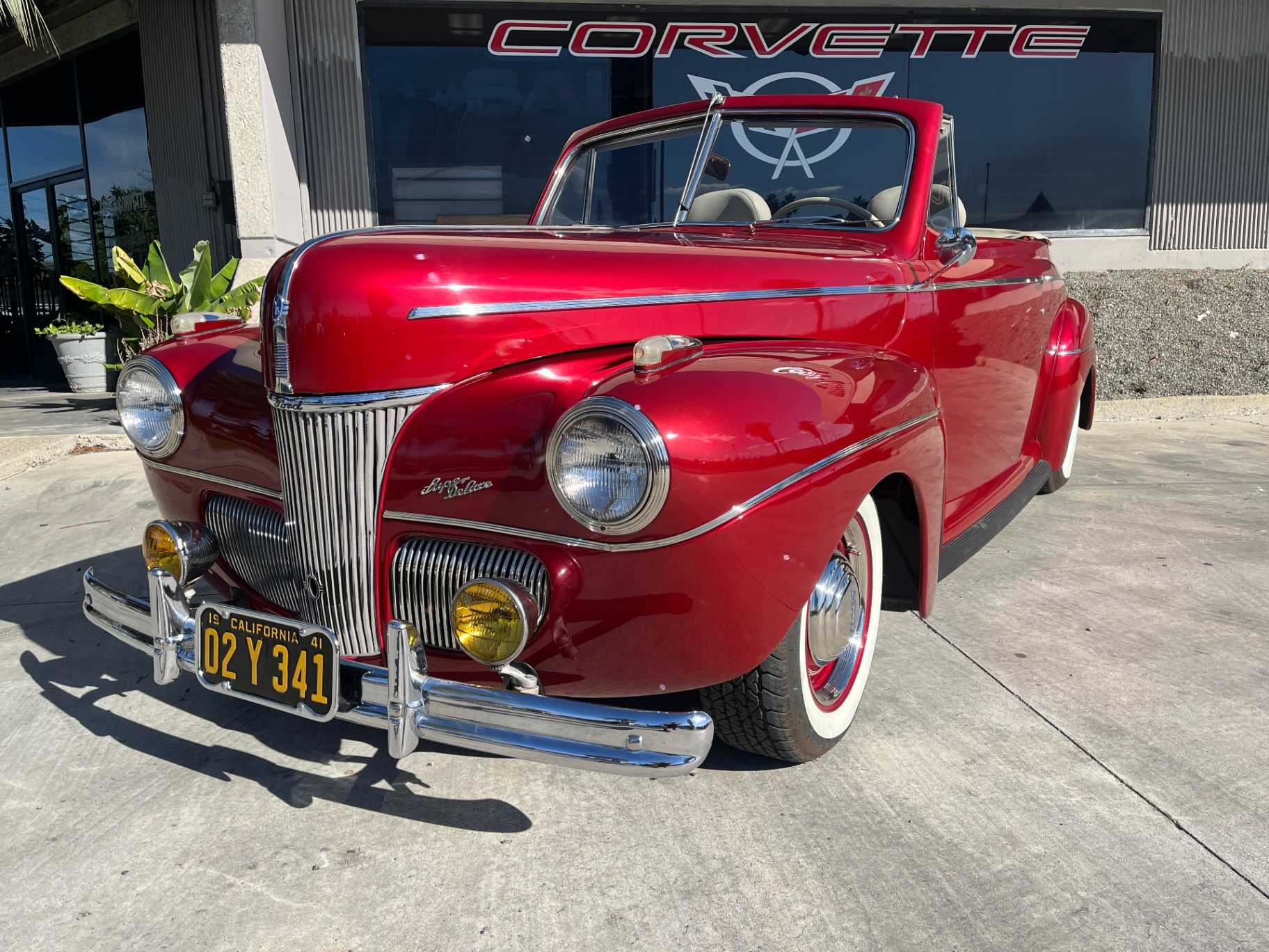 Ford Super Delux Image 1