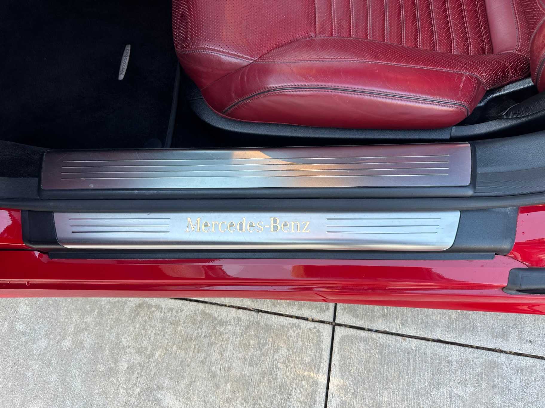 Mercedes-Benz SL-Class Image 29