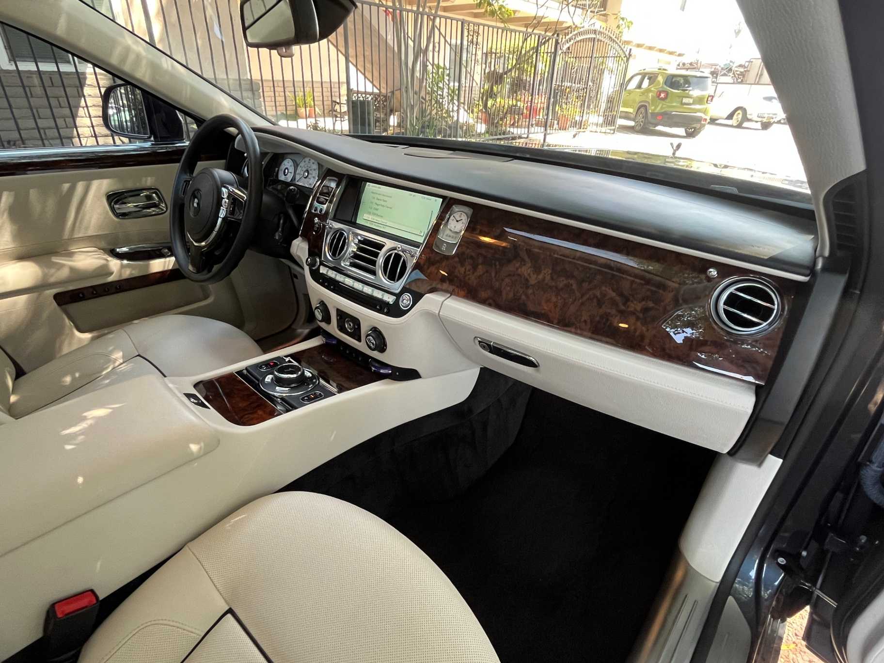 Rolls-Royce Ghost Image 48