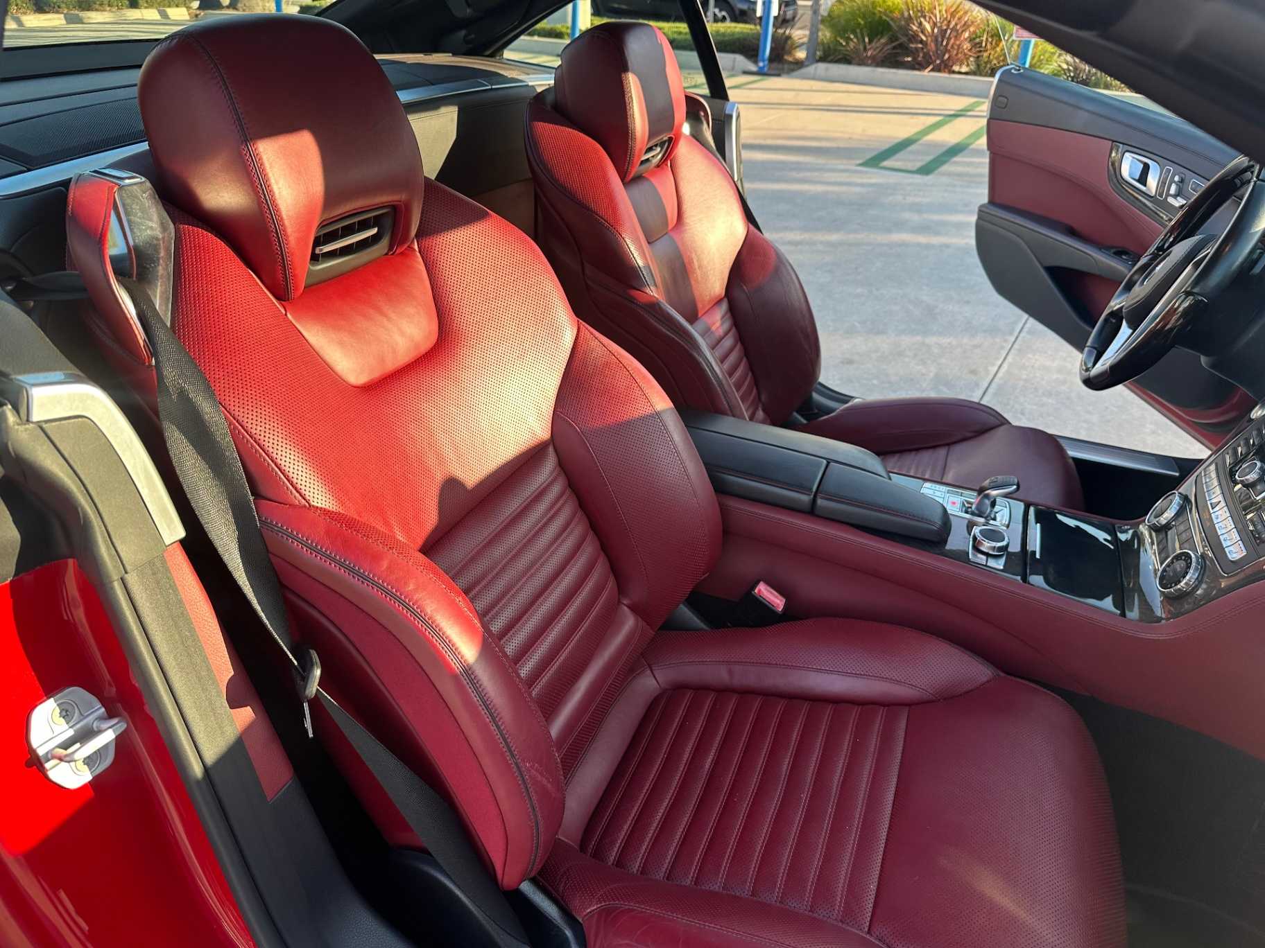 Mercedes-Benz SL-Class Image 37