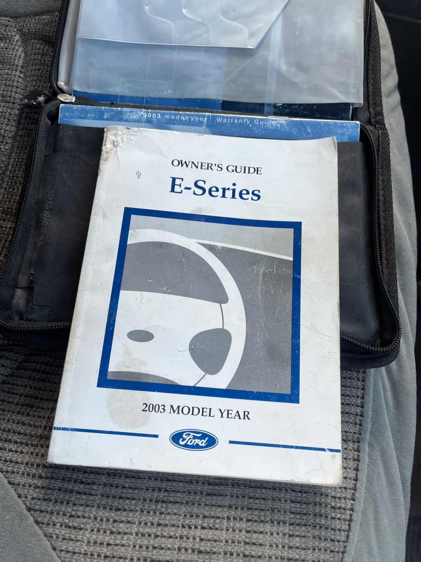 Ford E-Series Image 27