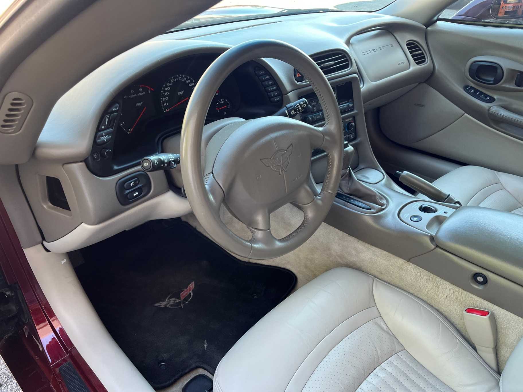 Chevrolet Corvette Image 31