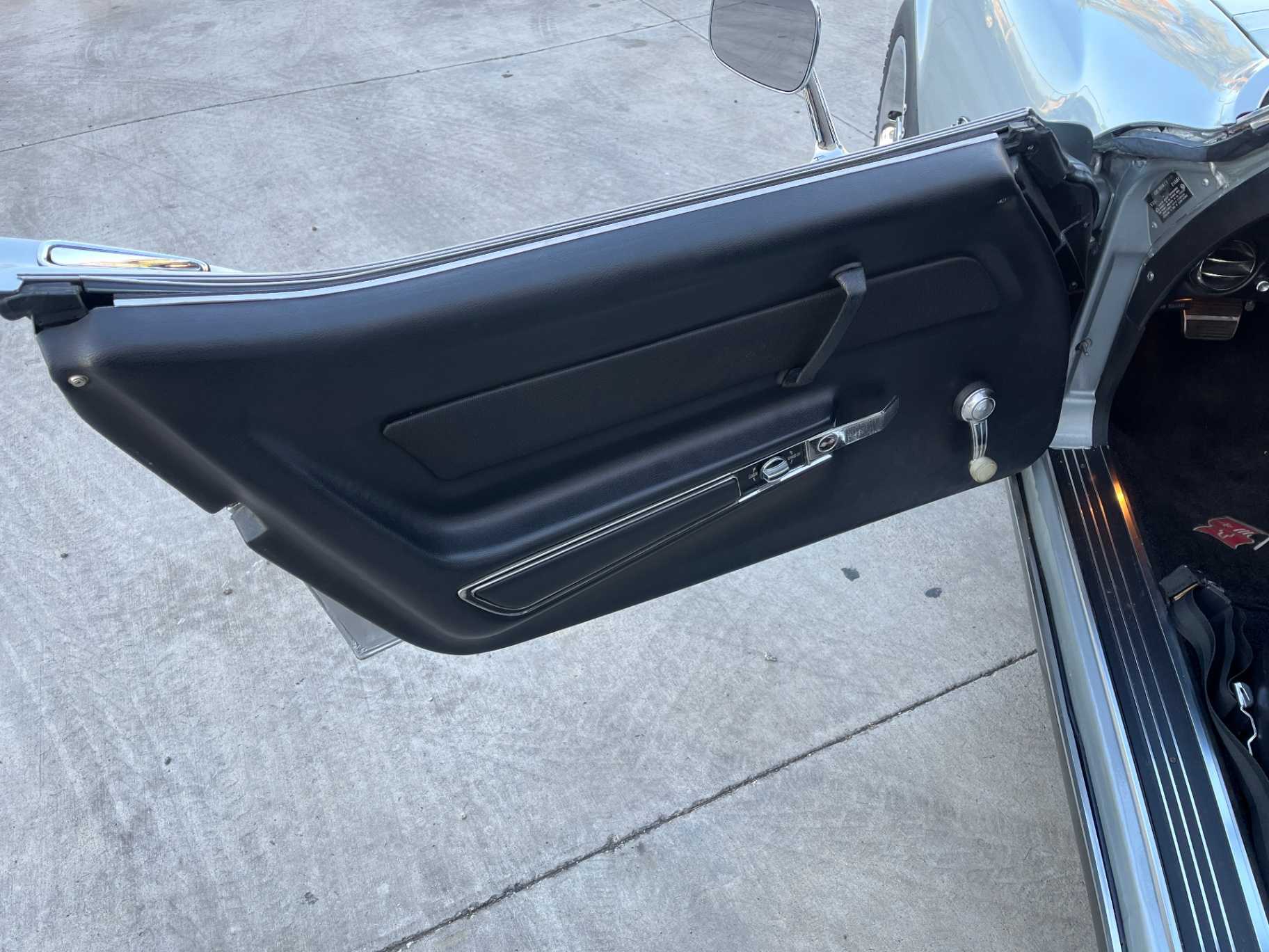 Chevrolet Corvette Image 32