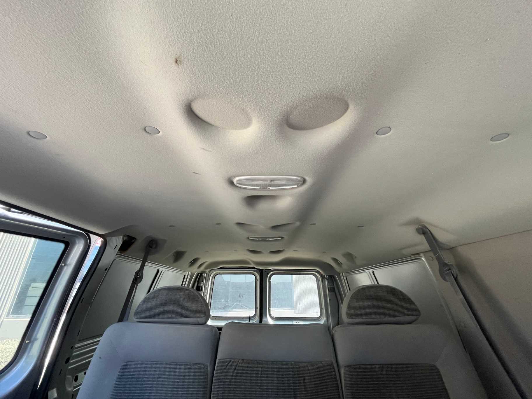 Ford E-Series Image 24