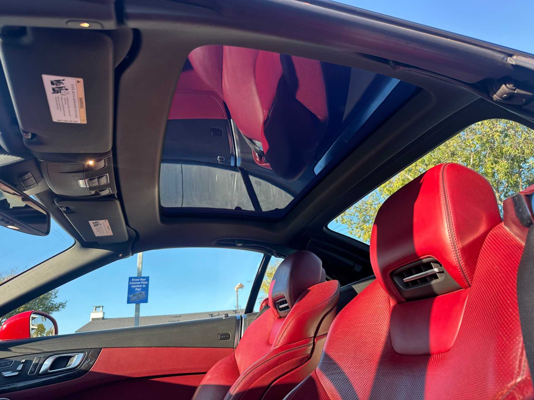 Mercedes-Benz SL-Class Image 30