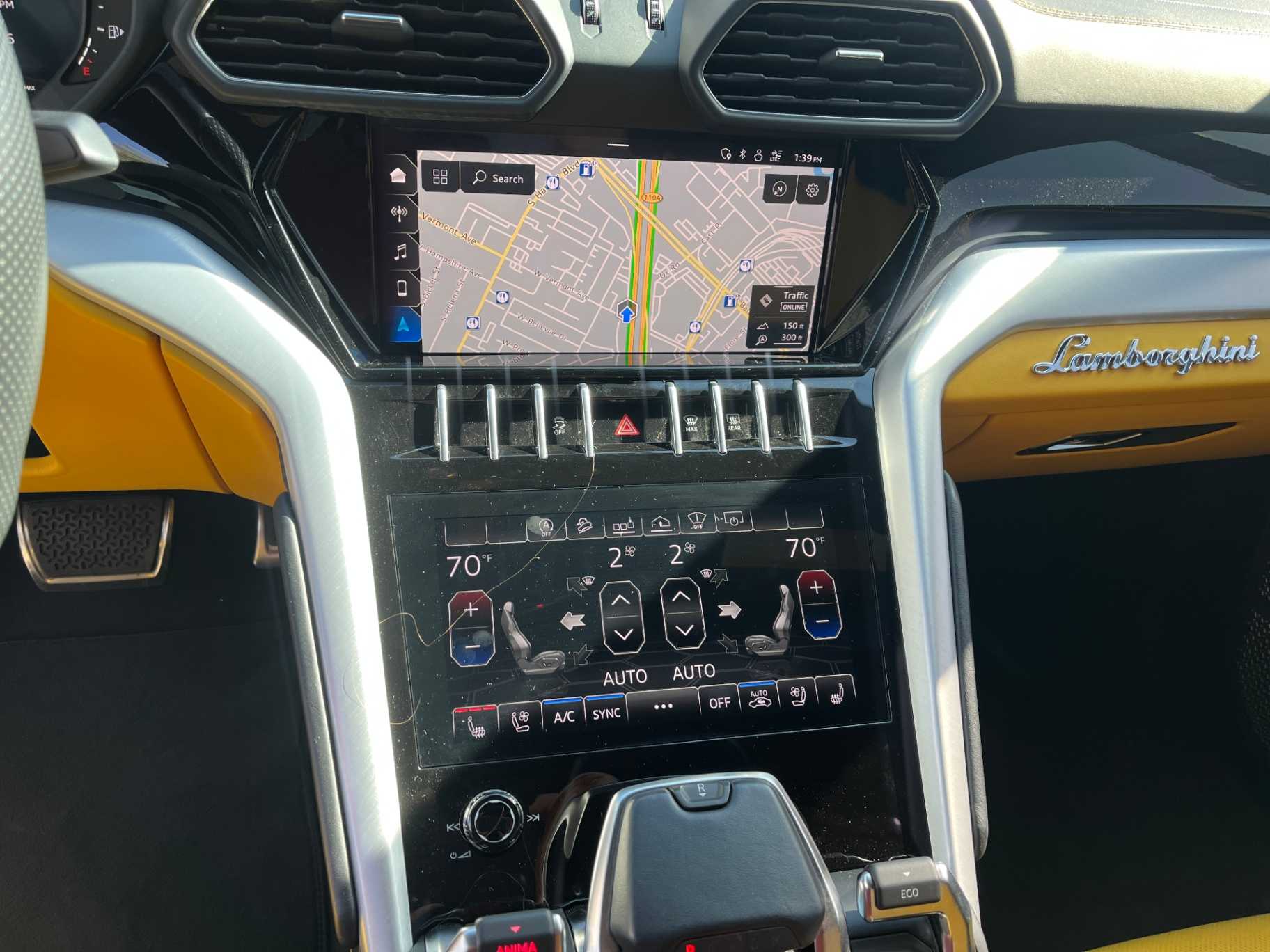 Lamborghini Urus Image 21