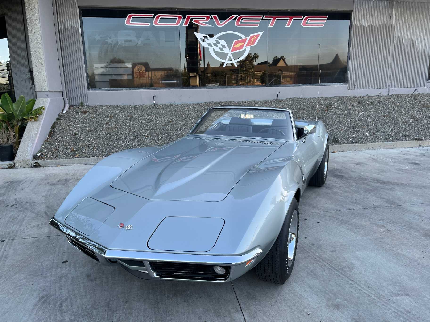Chevrolet Corvette Image 2