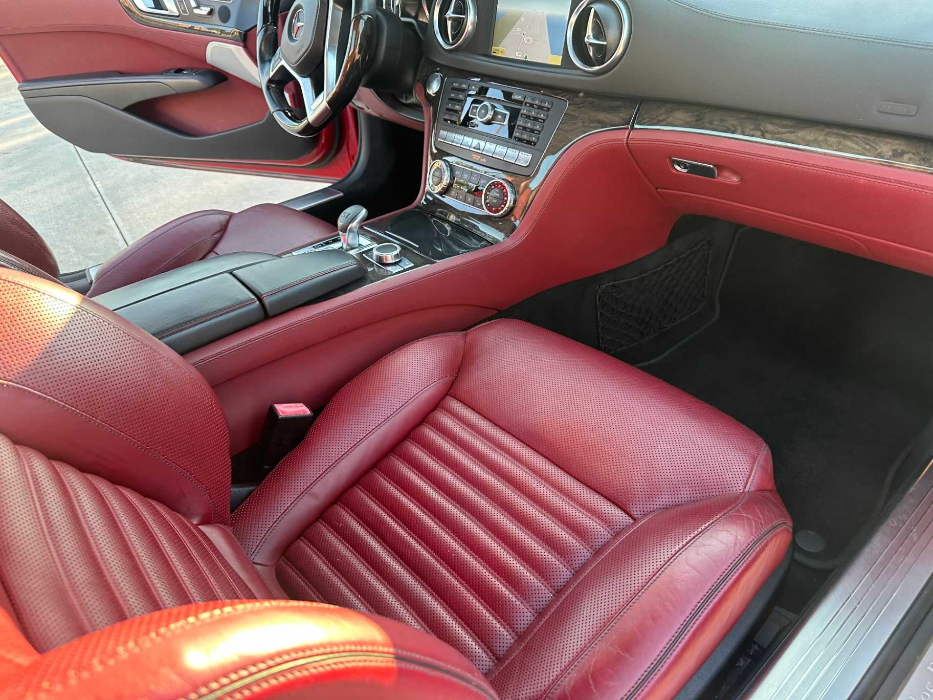 Mercedes-Benz SL-Class Image 34