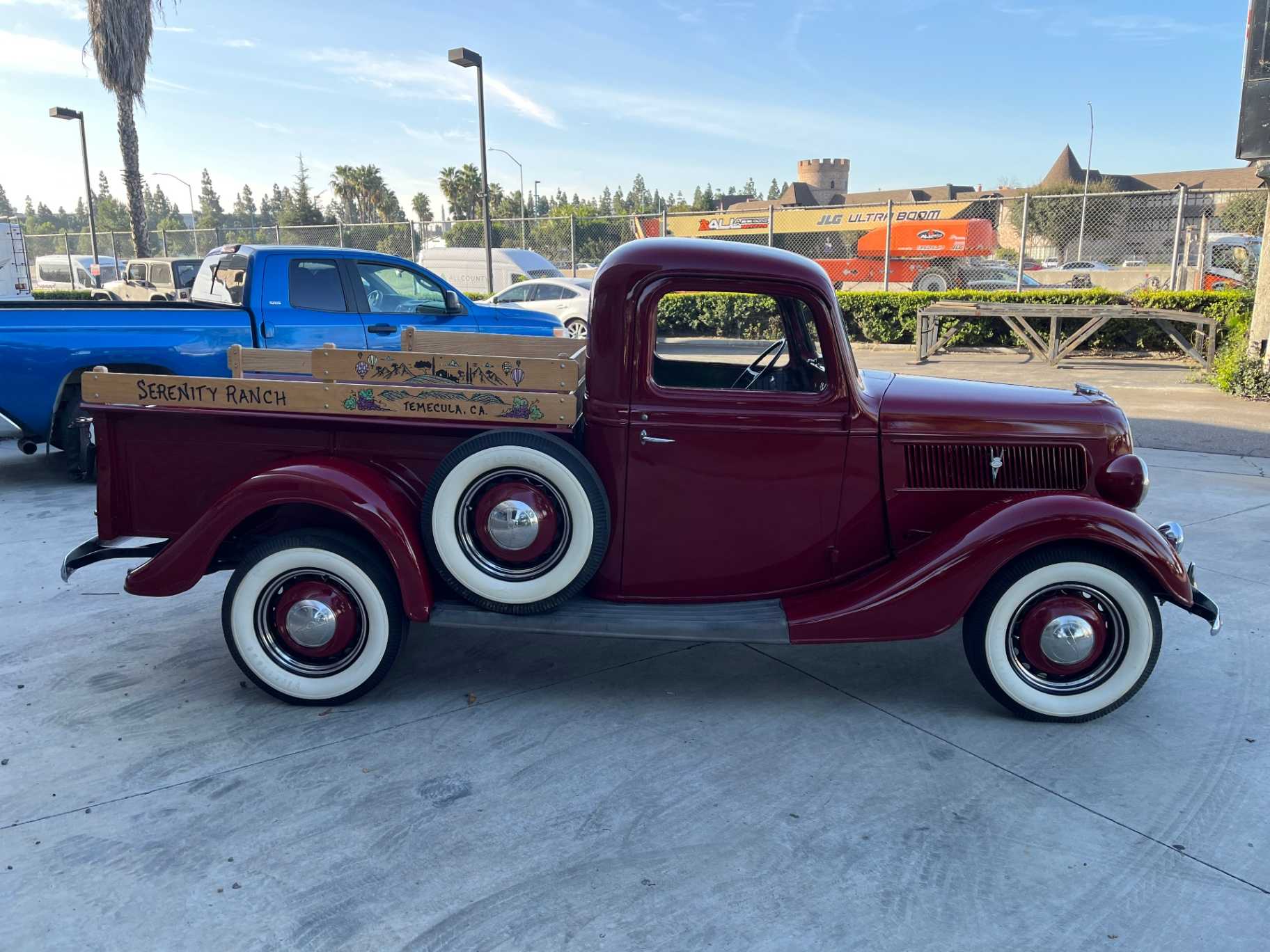 Ford pickup Image 9