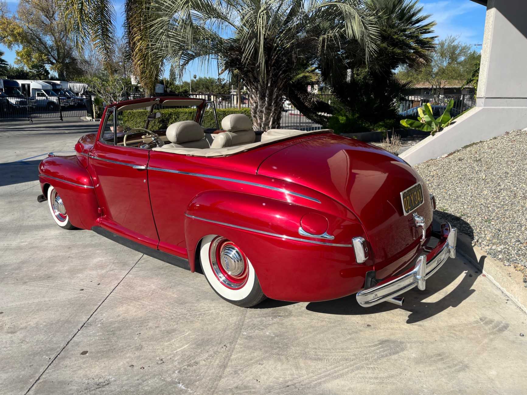 Ford Super Delux Image 7