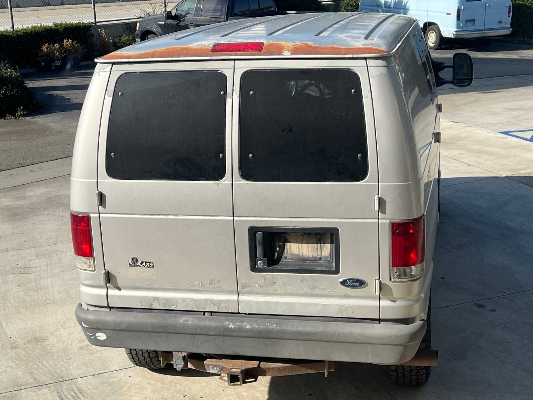 Ford E-Series Image 20