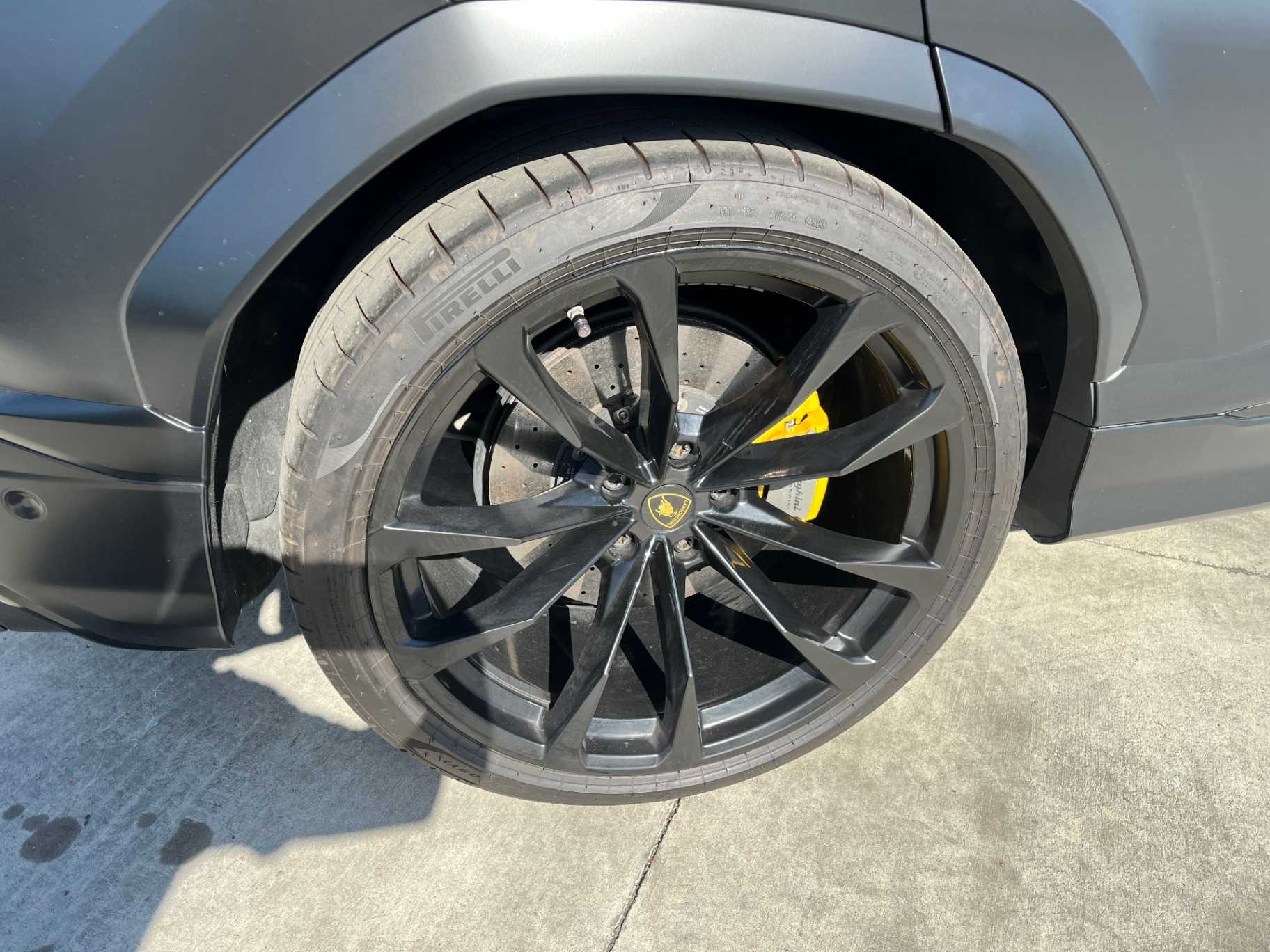 Lamborghini Urus Image 13