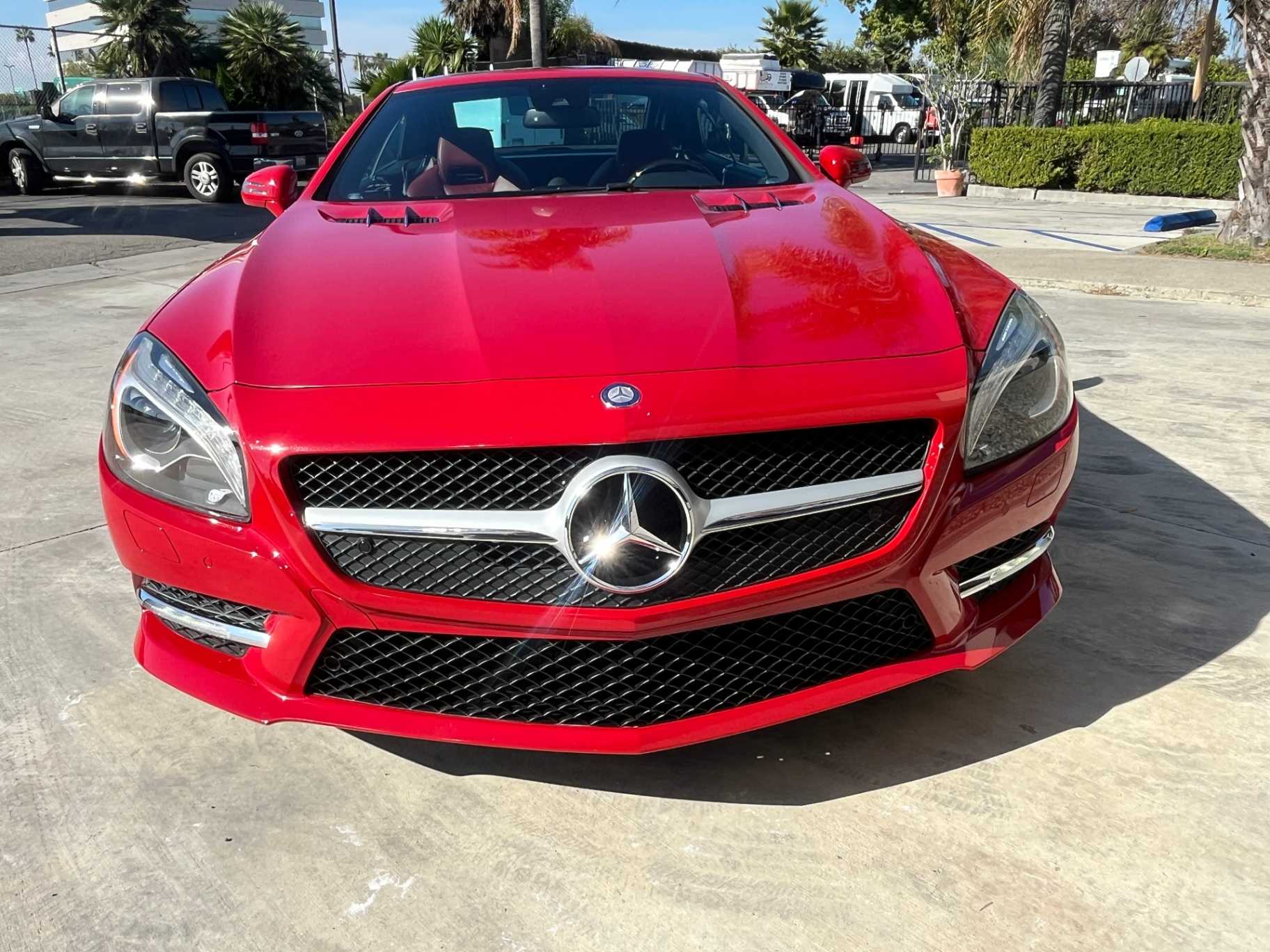 Mercedes-Benz SL-Class Image 2