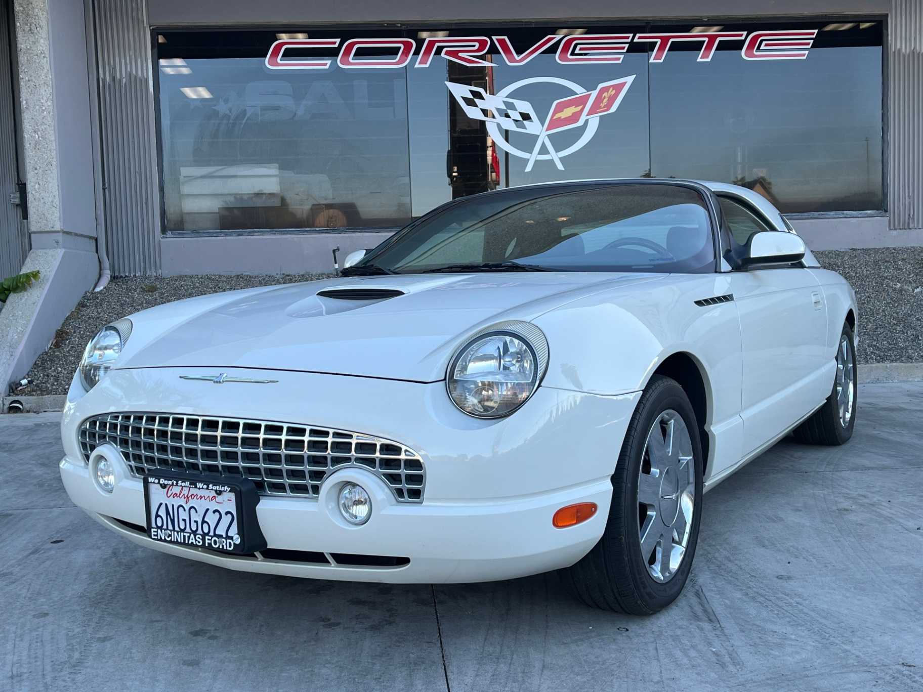 Ford Thunderbird Image 1