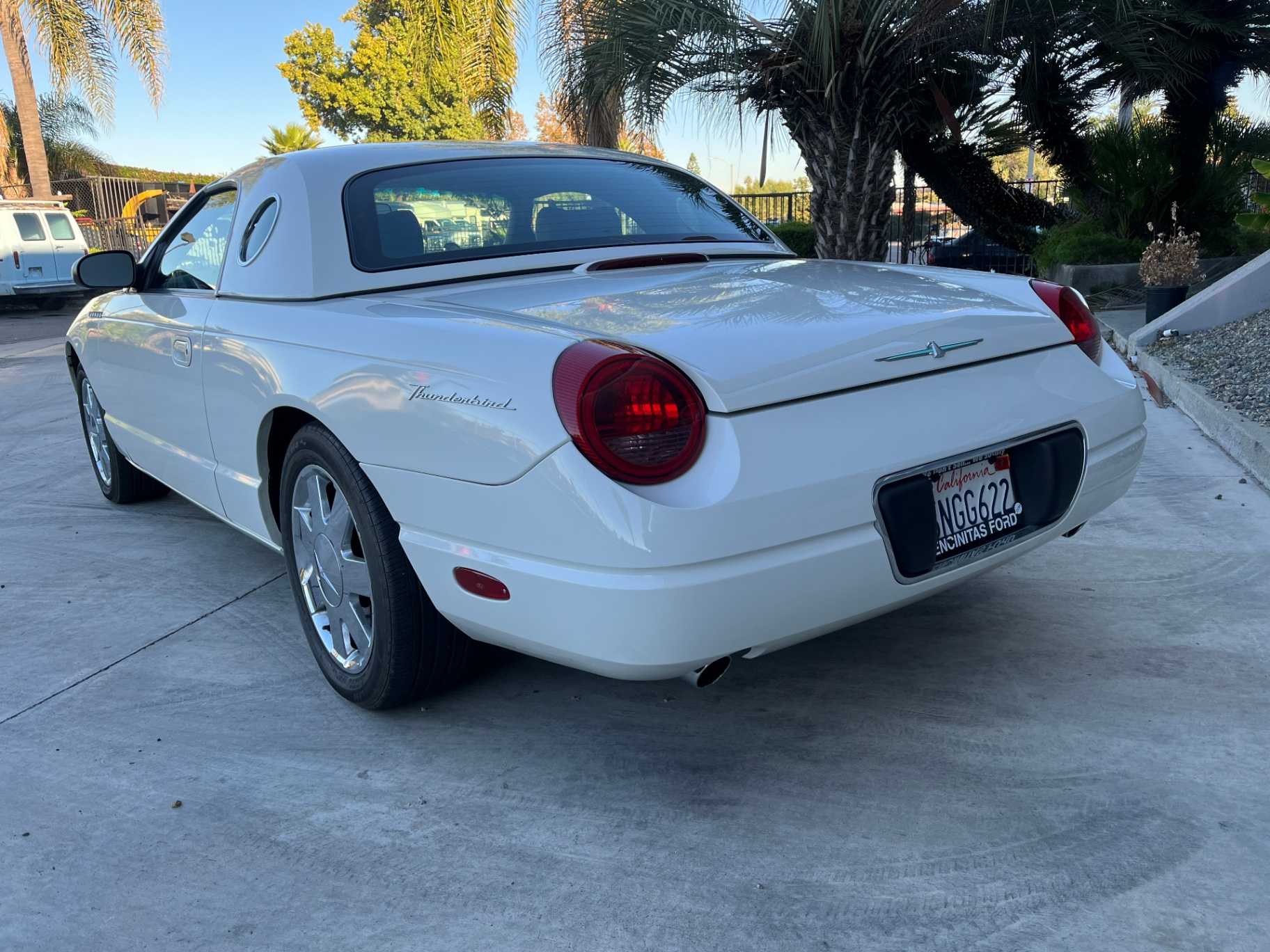 Ford Thunderbird Image 4