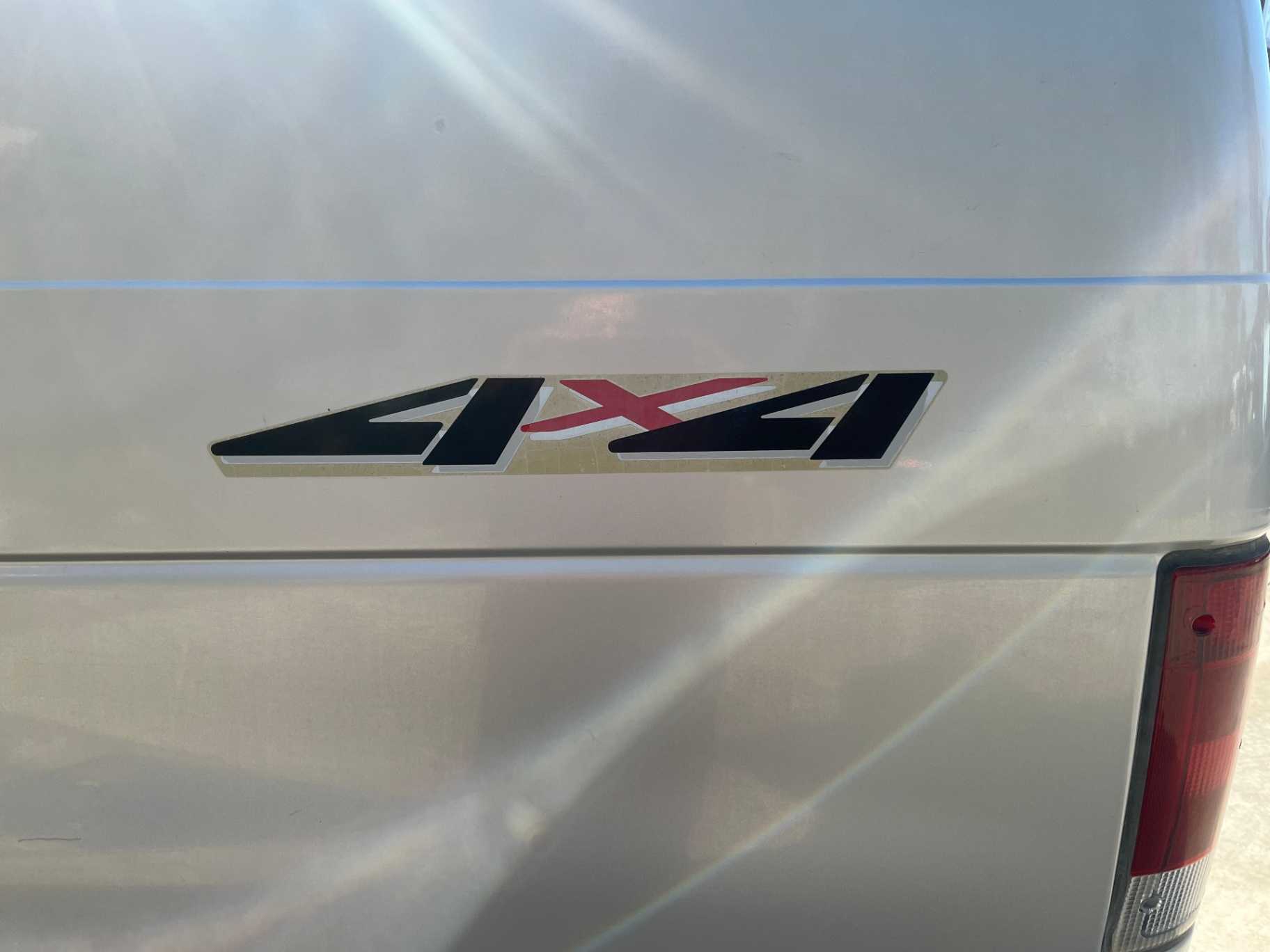 Ford E-Series Image 12