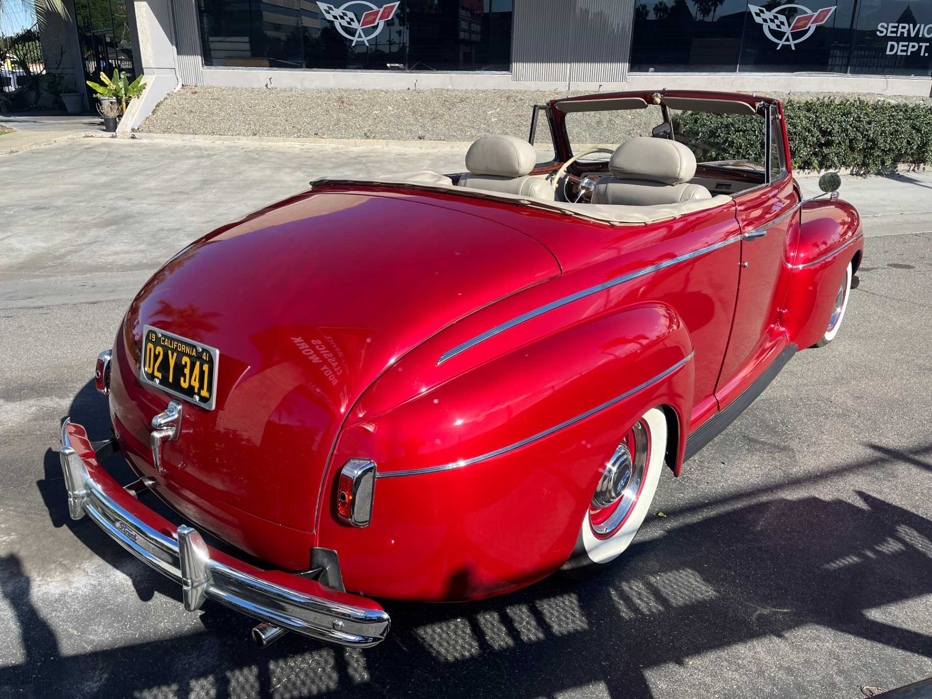 Ford Super Delux Image 16