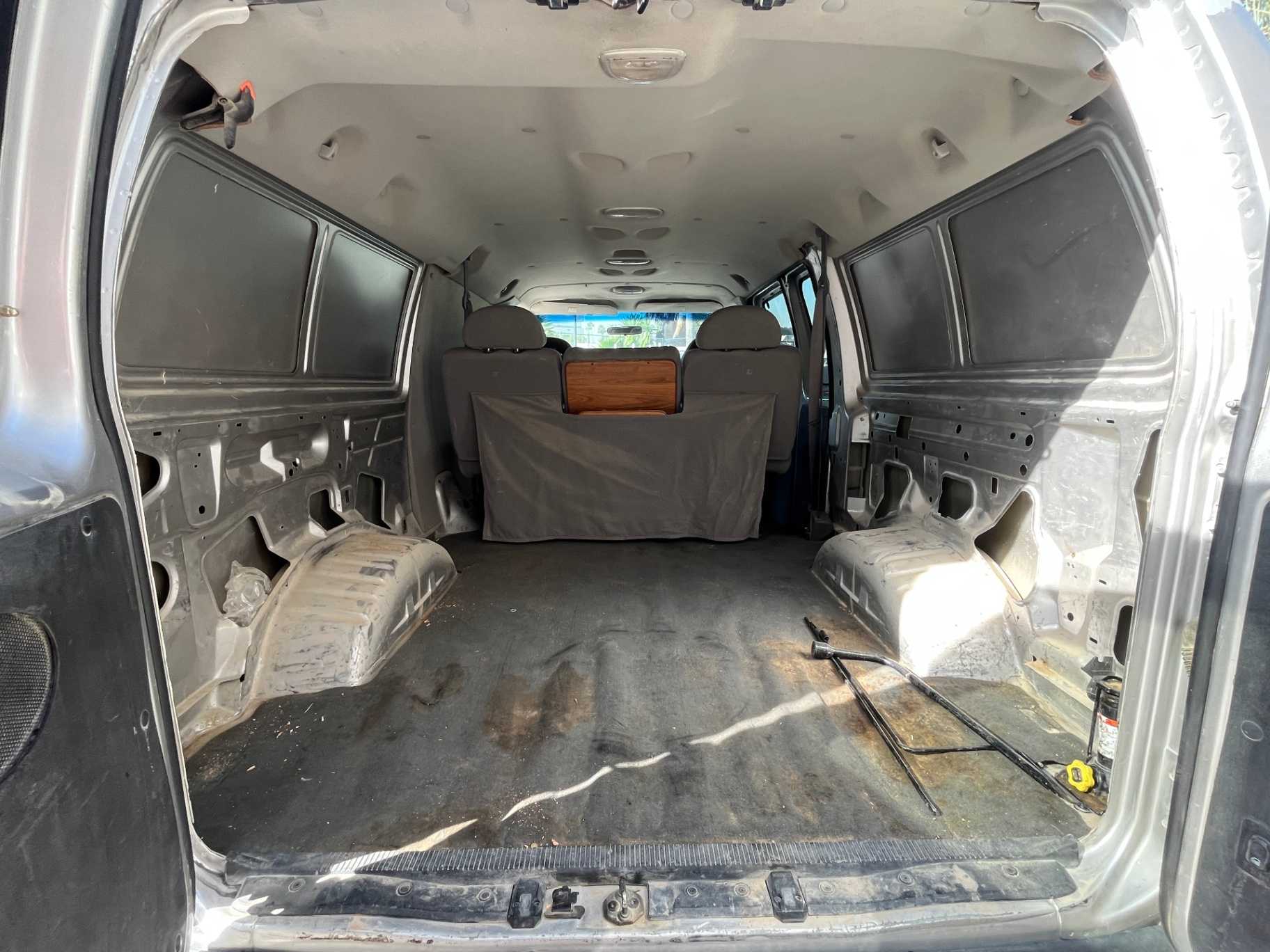 Ford E-Series Image 29