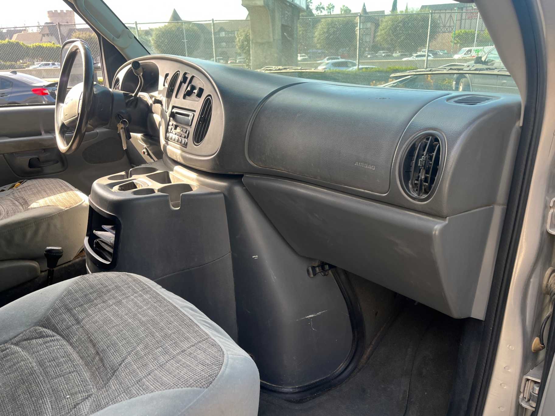 Ford E-Series Image 22