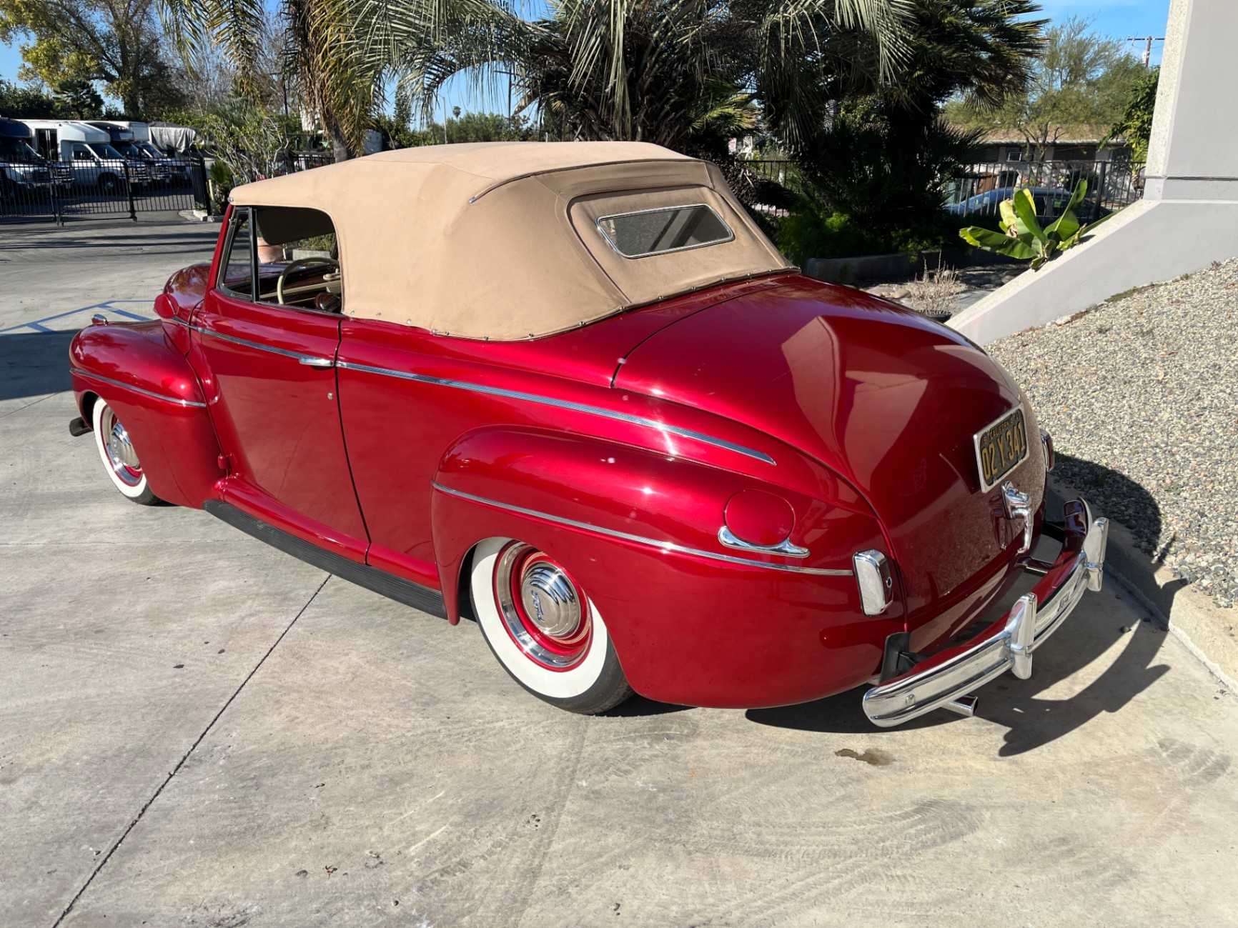 Ford Super Delux Image 10