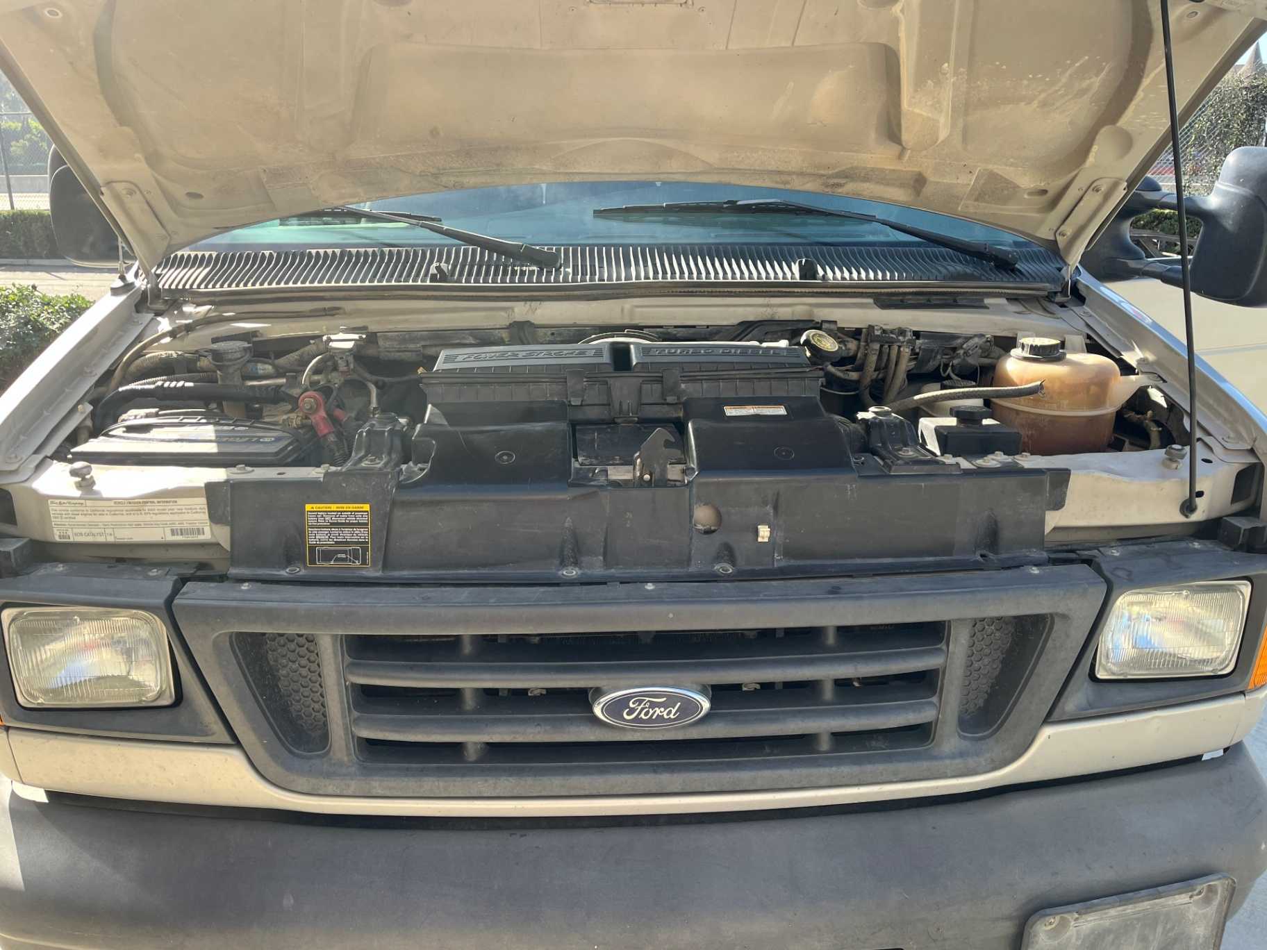 Ford E-Series Image 63