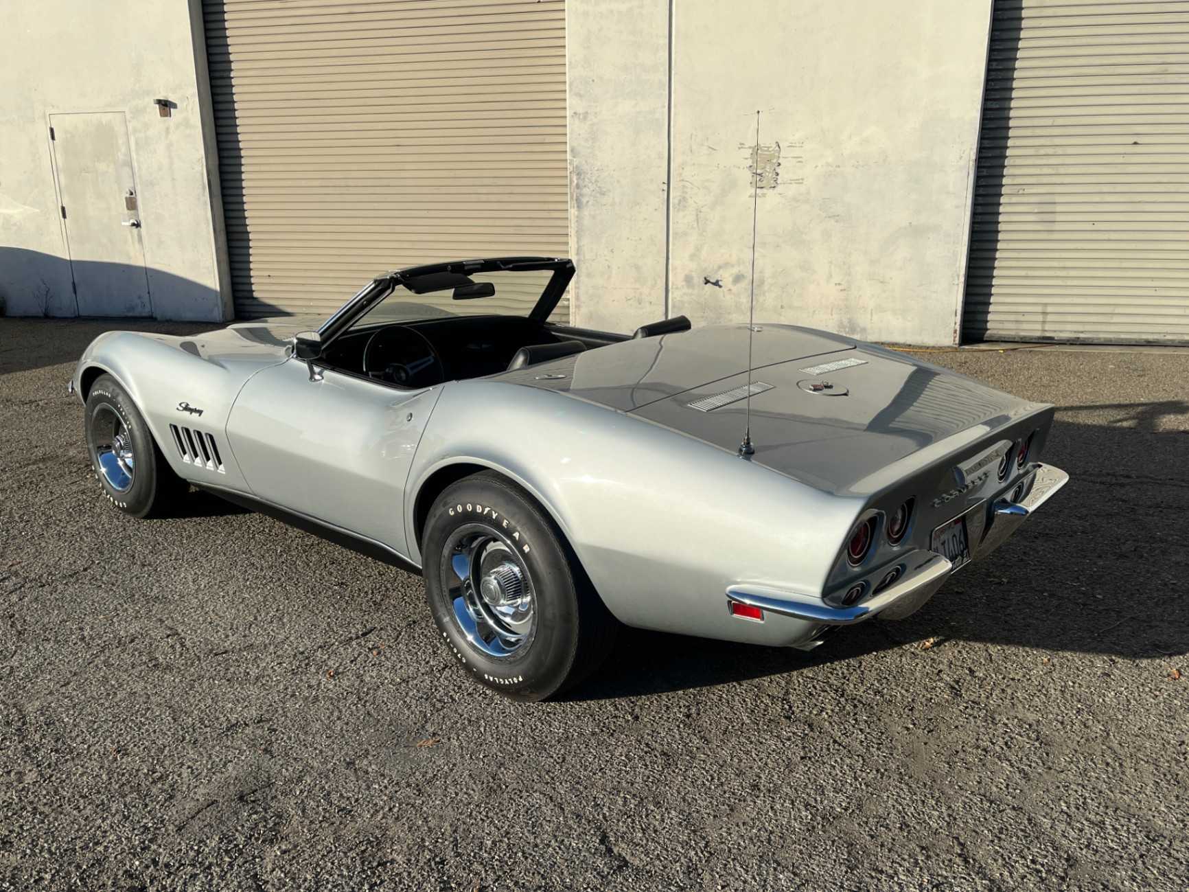 Chevrolet Corvette Image 21