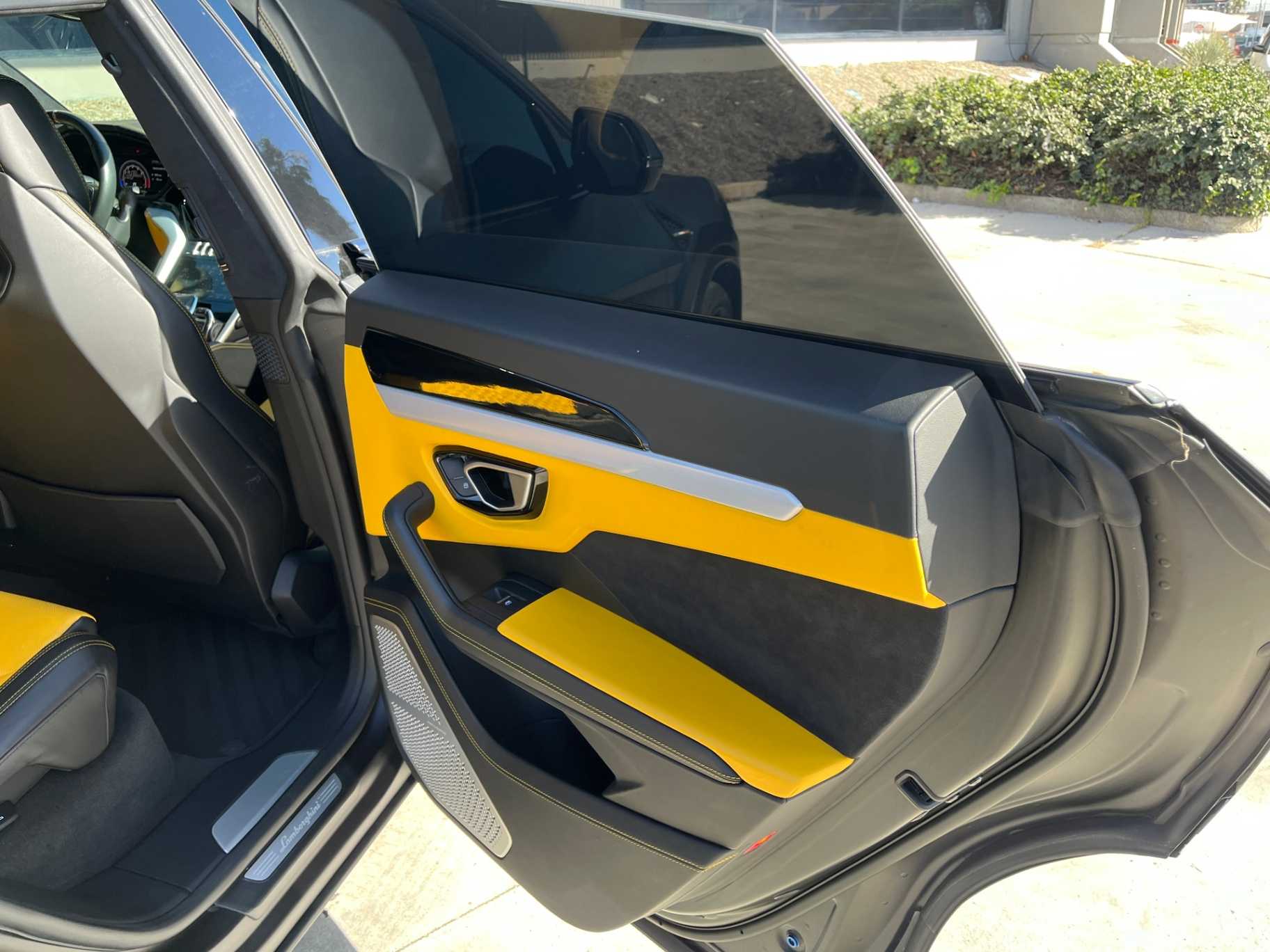 Lamborghini Urus Image 29