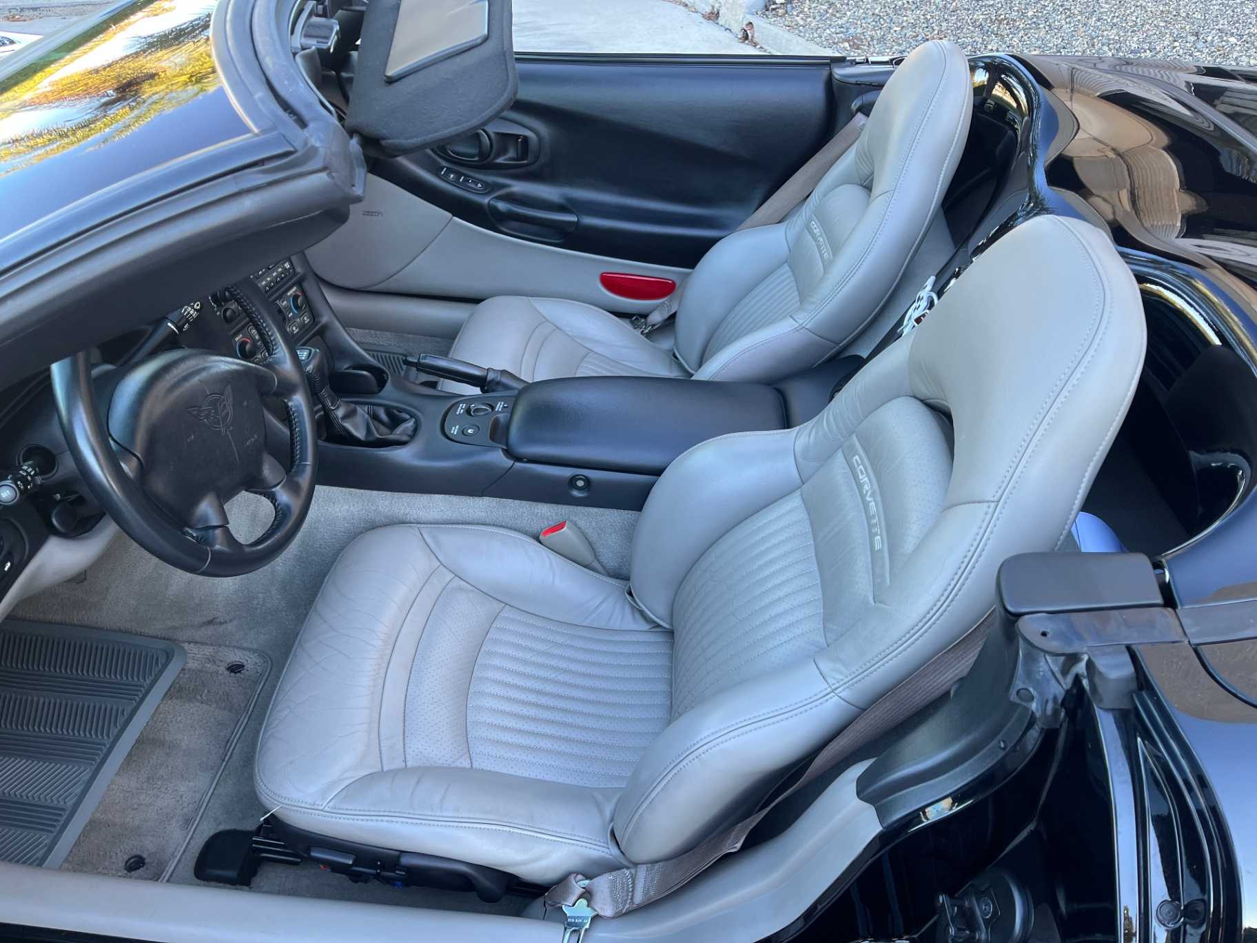 Chevrolet Corvette Image 34